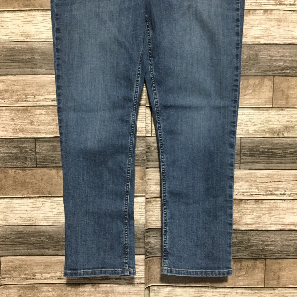 LL Bean Bean Flex Classic Fit Jeans Men’s 36x29 Med Wash Blue (Flaw Read) - Picture 6 of 12